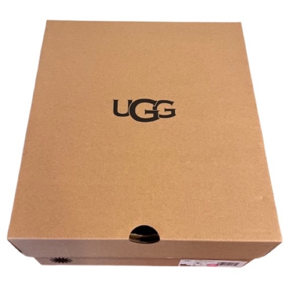 NEW -UGG Classic Mini Lunara Bootie. Size: 8 - Picture 11 of 12